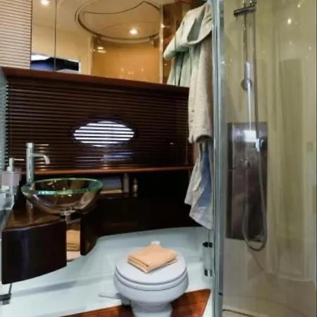 Riva Splendida 22 Metri 6 Pax Bådhotel *